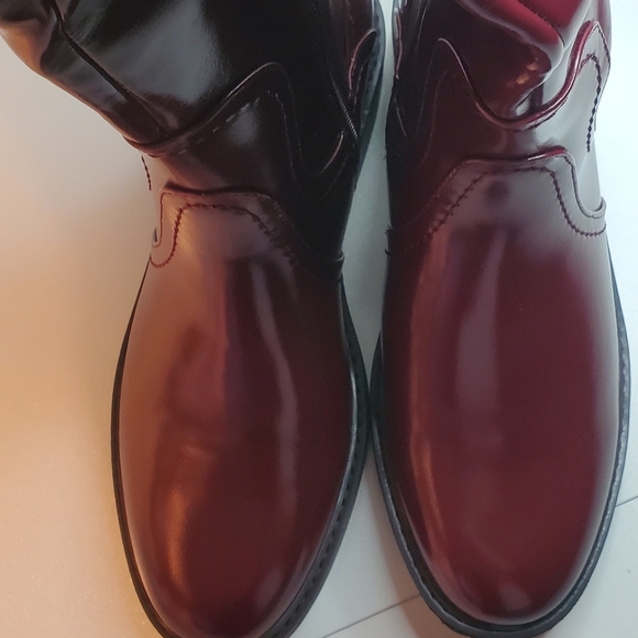 Elegant Burgundy Two-tone Women's Low Heel Boots - Picture 14 of 15